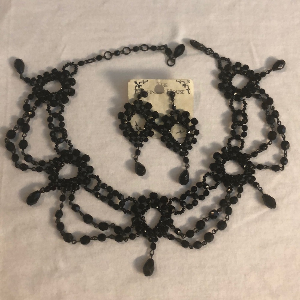 Cute necklace/earring set
